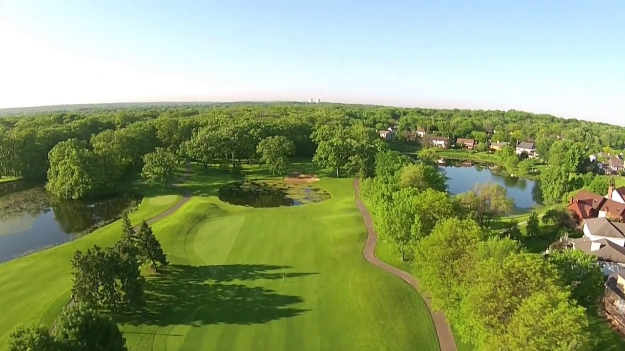 aerial photo of Seven Bridges golf club